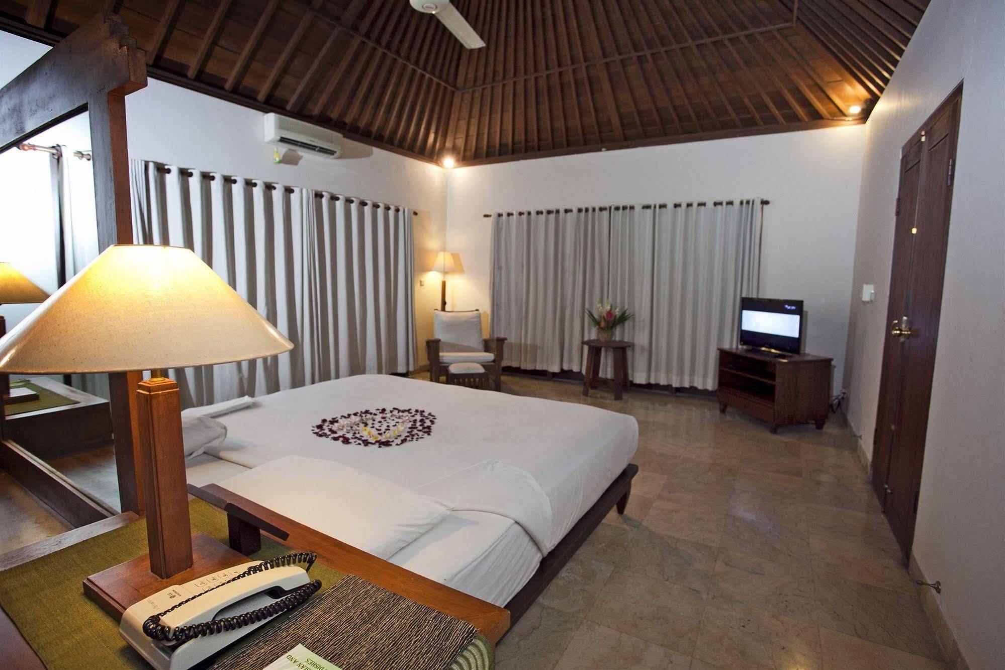 นาทาเบลวิลลา Villa ซานูร์ ภายนอก รูปภาพ